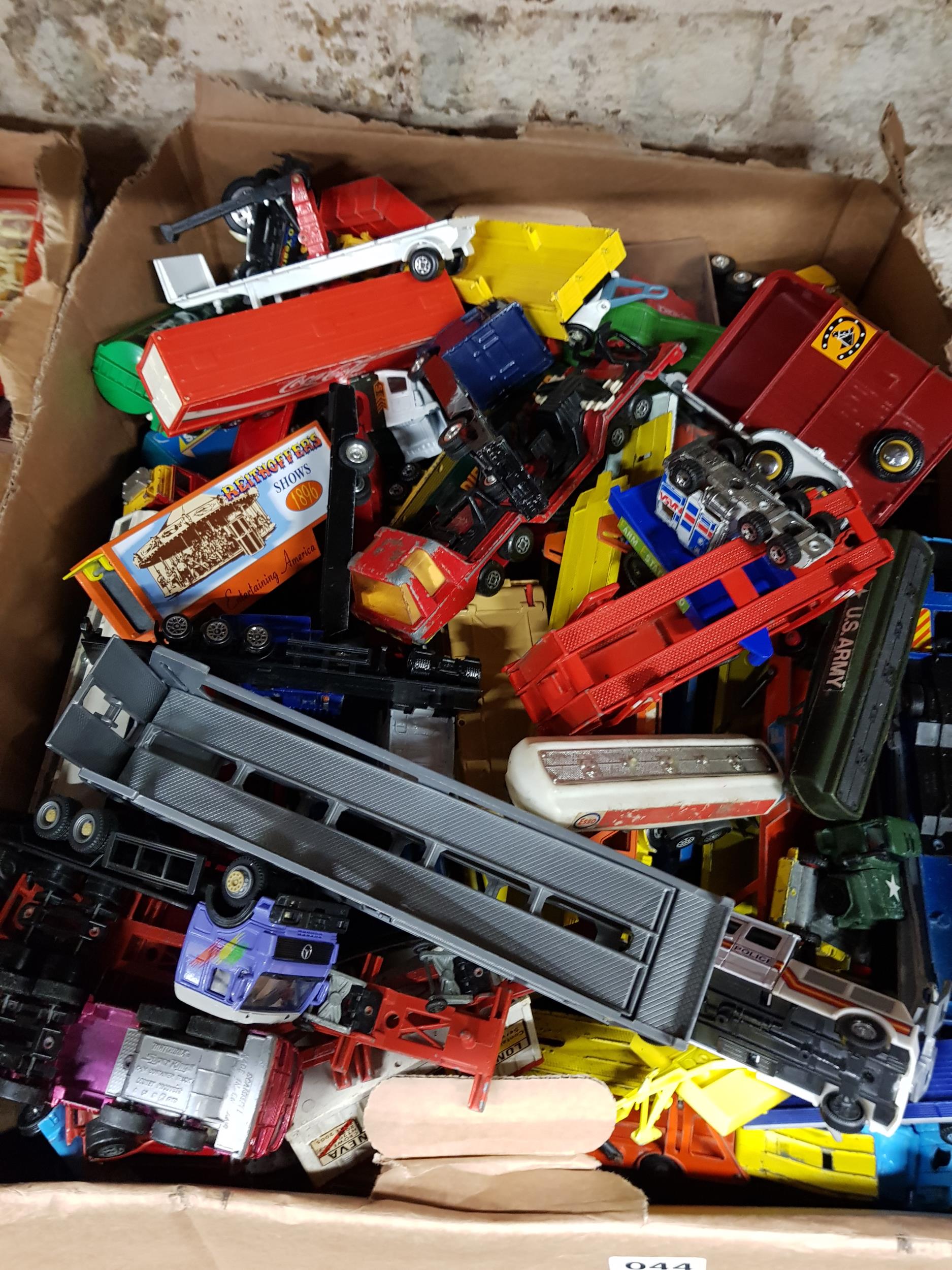 BOX OF MODEL CARS