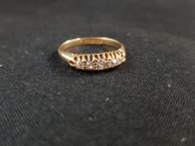 18 CARAT YELLOW GOLD DIAMOND 5 STONE RING WITH 0.25 CARAT OF DIAMONDS