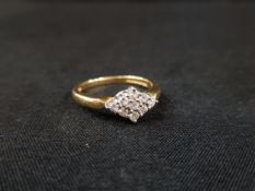 18 CARAT YELLOW GOLD DIAMOND CLUSTER RING WITH 0.25 CARAT OF DIAMONDS