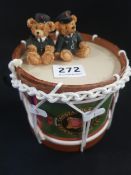 ROYAL ULSTER CONSTABULARY / RUC MINI DRUM & 2 FIGURINES