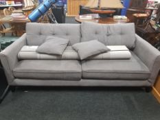 MODERN 3 SEATER SETTEE AND RUG