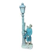 LARGE LLADRO FIGURE 'MAN & STREET LAMP'