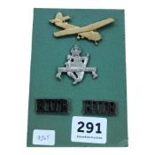 ROYAL ULSTER RIFLES AIRBOURNE DIVISION COLLECTON OF BADGES
