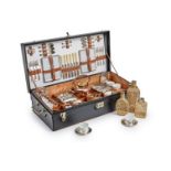 A 6-person picnic set, G.W. Scott & Sons, London circa 1910. 78 x 38 cm