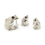 A novelty silver three-piece frog condiment set William Comyns, London 2007