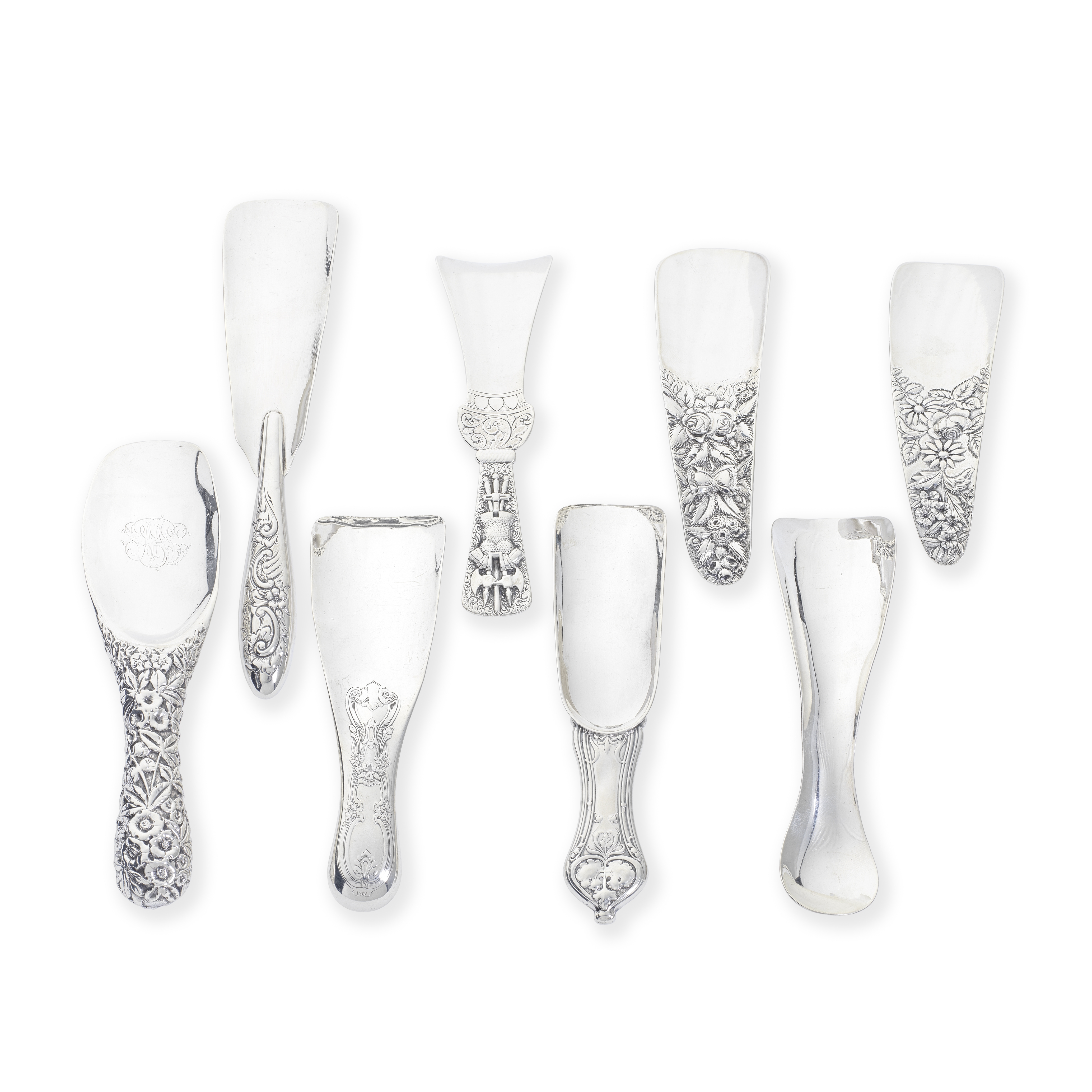 A comprehensive collection of silver shoe horns various makers and dates (37)
