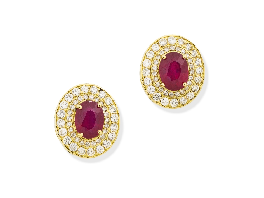 PAIRE DE CLOUS D'OREILLES RUBIS ET DIAMANTS