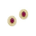 PAIRE DE CLOUS D'OREILLES RUBIS ET DIAMANTS