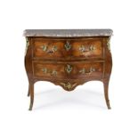 Commode galb&#233;e d'&#233;poque Louis XV en placage de bois de rose et bois de violette