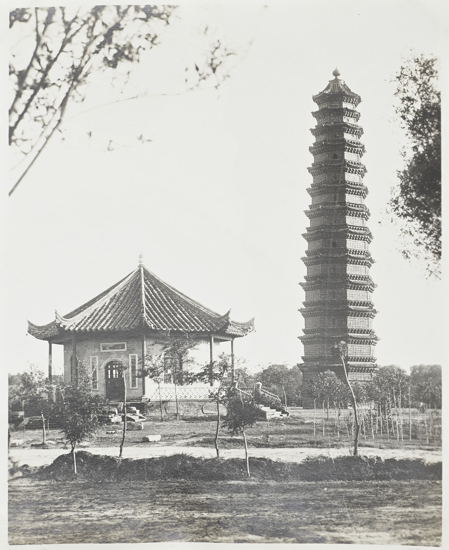 CHINA RAILWAY - PHOTOGRAPHY Chemins de Fer de l'etat Chinois. Ligne du Lunghai. Albums des monum...