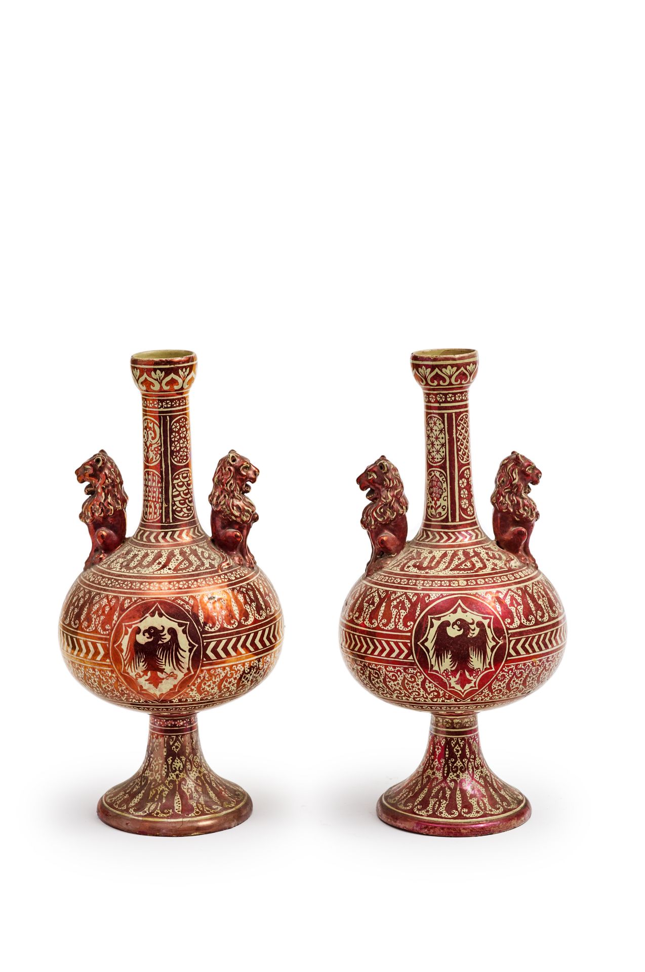 Cantagalli. Deux vases en c&#233;ramique lustr&#233;e de style Hispano-Mauresque. Italie XIXe si...