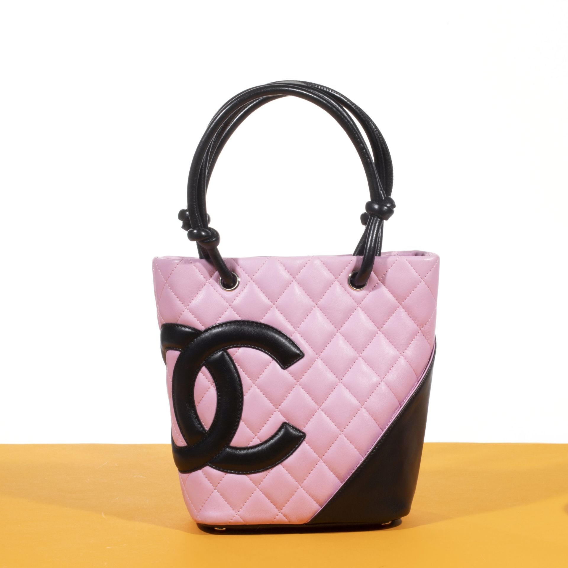 CHANEL, Collection Pr&#234;t &#224; Porter 2004-2005, Sac 'Cambon' petit mod&#232;le. Directeur...