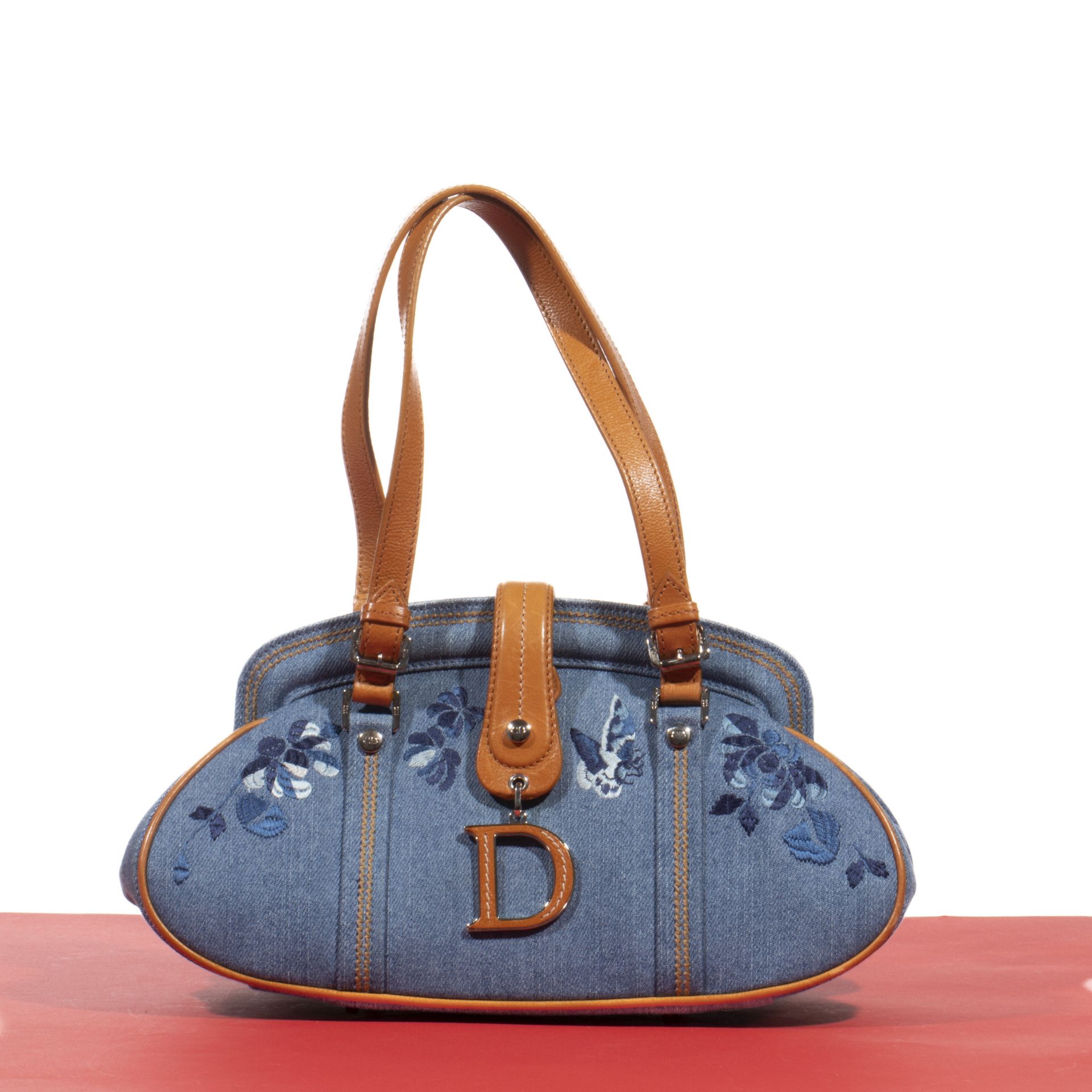 Christian DIOR, Collection Pr&#234;t &#224; Porter Printemps-Et&#233; 2005, Sac 'Detective'. Di...