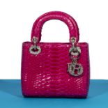 Christian DIOR, Collection Printemps-Et&#233; 2010, Sac 'Mini Lady Dior'. Directeur artistique:...