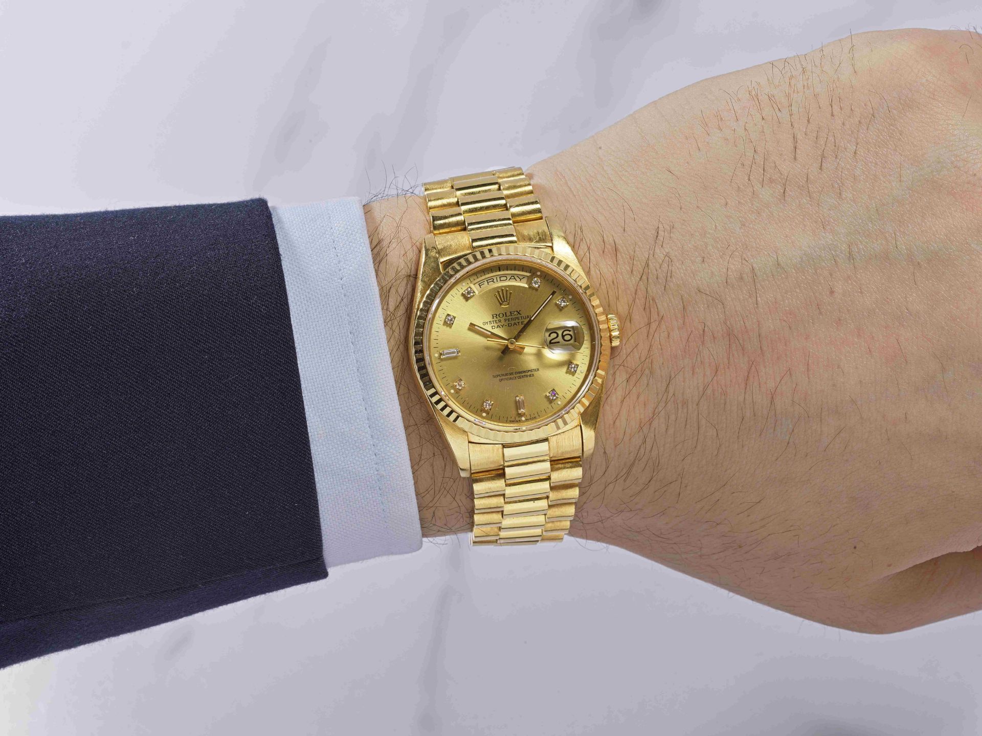 Rolex. Montre bracelet en or jaune 18K (750) sertie de diamants avec jour et date mouvement auto... - Image 3 of 3