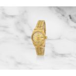 Rolex. Montre bracelet de dame en or jaune 18K (750) avec date sertie de diamants mouvement auto...