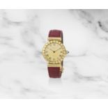 Vacheron & Constantin. Montre bracelet en or jaune 18K (750) avec lunette textur&#233;e mouvemen...