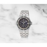 Omega. Montre bracelet en acier avec date mouvement quartz Omega. A stainless steel quartz calen...