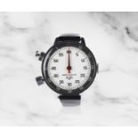 Heuer. Chronographe bracelet en acier mouvement m&#233;canique Heuer. A stainless steel manual w...