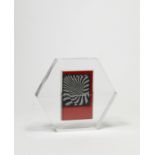 Victor VASARELY (1906-1997) HEXAGONE, 1988 Sculpture de plexiglas contenant quatre ouvrages sou...