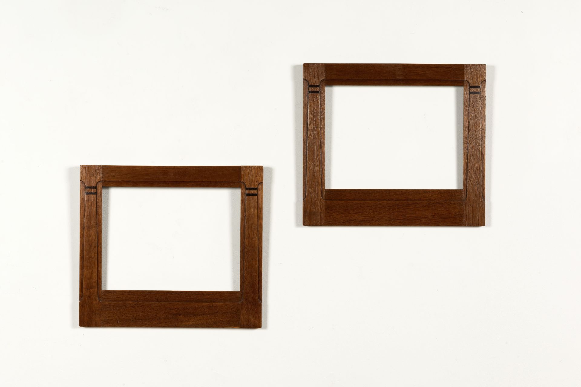 GUSTAVE SERRURIER BOVY (1858-1910) Paire de cadres Ch&#234;ne.Paar kadersEikenhout.Pair of frame...