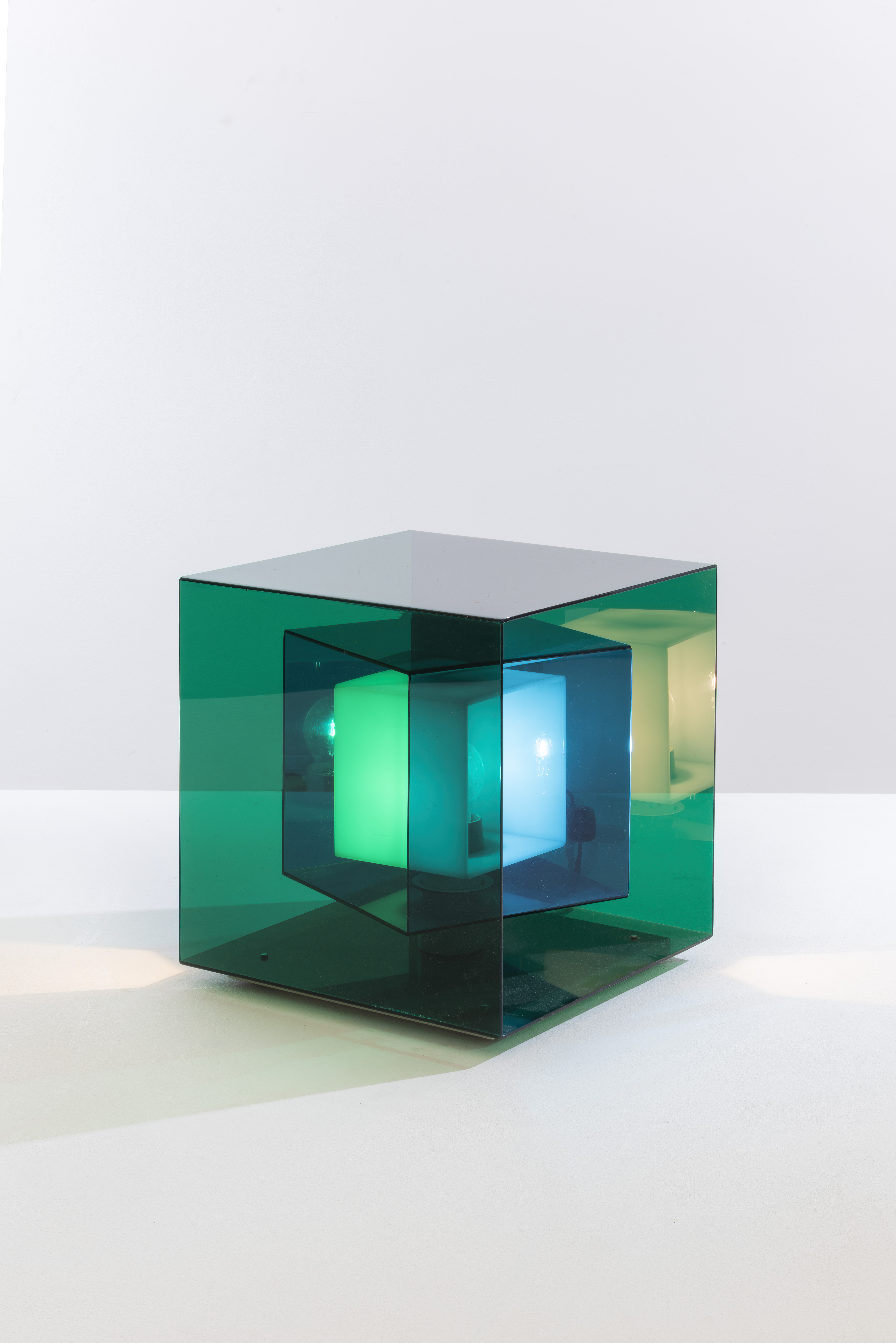 STILNOVO Editeur Lampe de table Structure en m&#233;tal et m&#233;thacrylate teint&#233; vert, ...