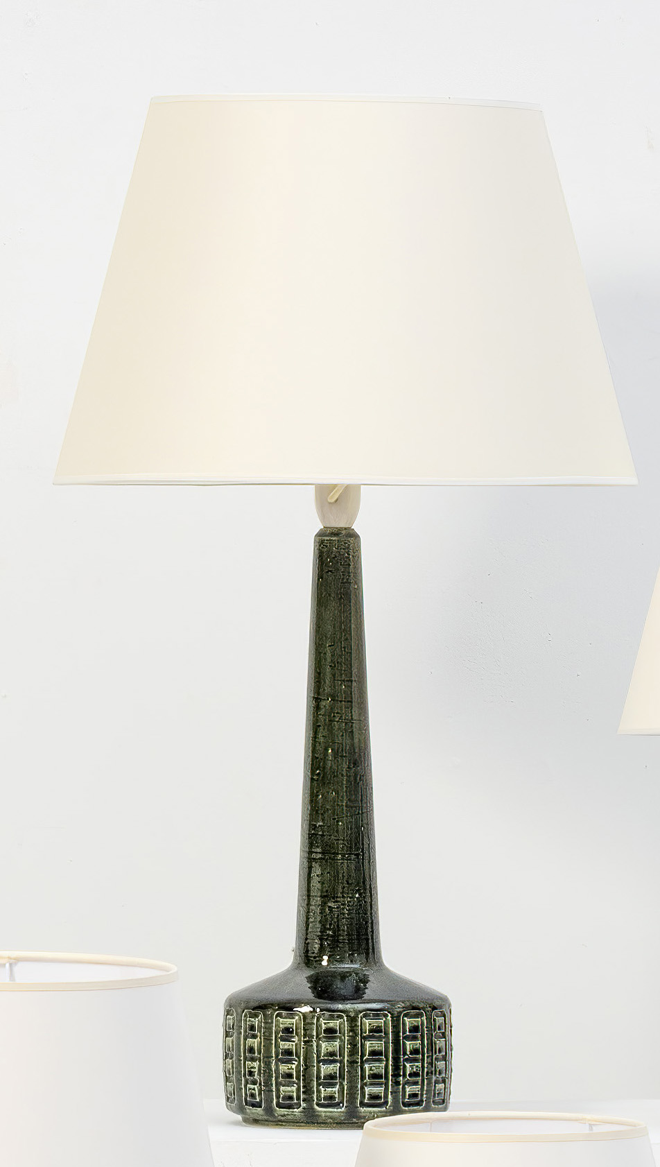 PER LINNEMANN- SCHMIDT (1912-1999) Mod. DL.26Lampe &#224; poserC&#233;ramique &#233;maill&#233;e...