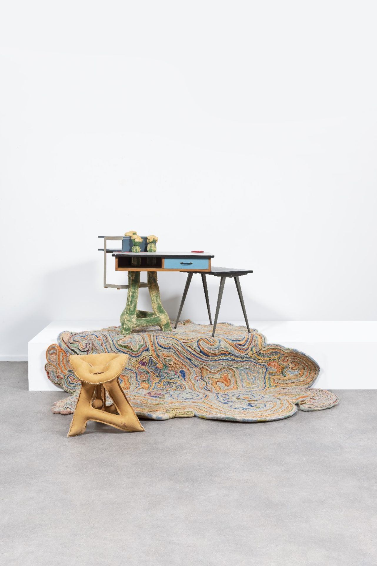 TEJO REMY (1960-) & RENE VEENHUIZEN (1968-) Mod. Accidental CarpetTapis de forme libreR&#233;ali...