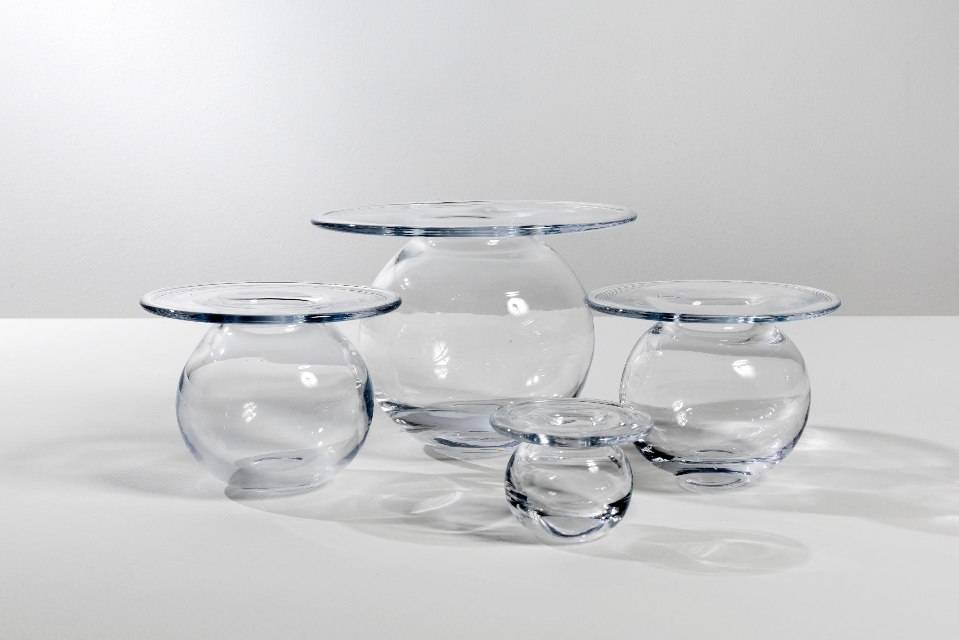 NANNY STILL (1926-2009) Mod. SaturneSuite de quatre vasesVerre souffl&#233;.Set van vier vazenGe...