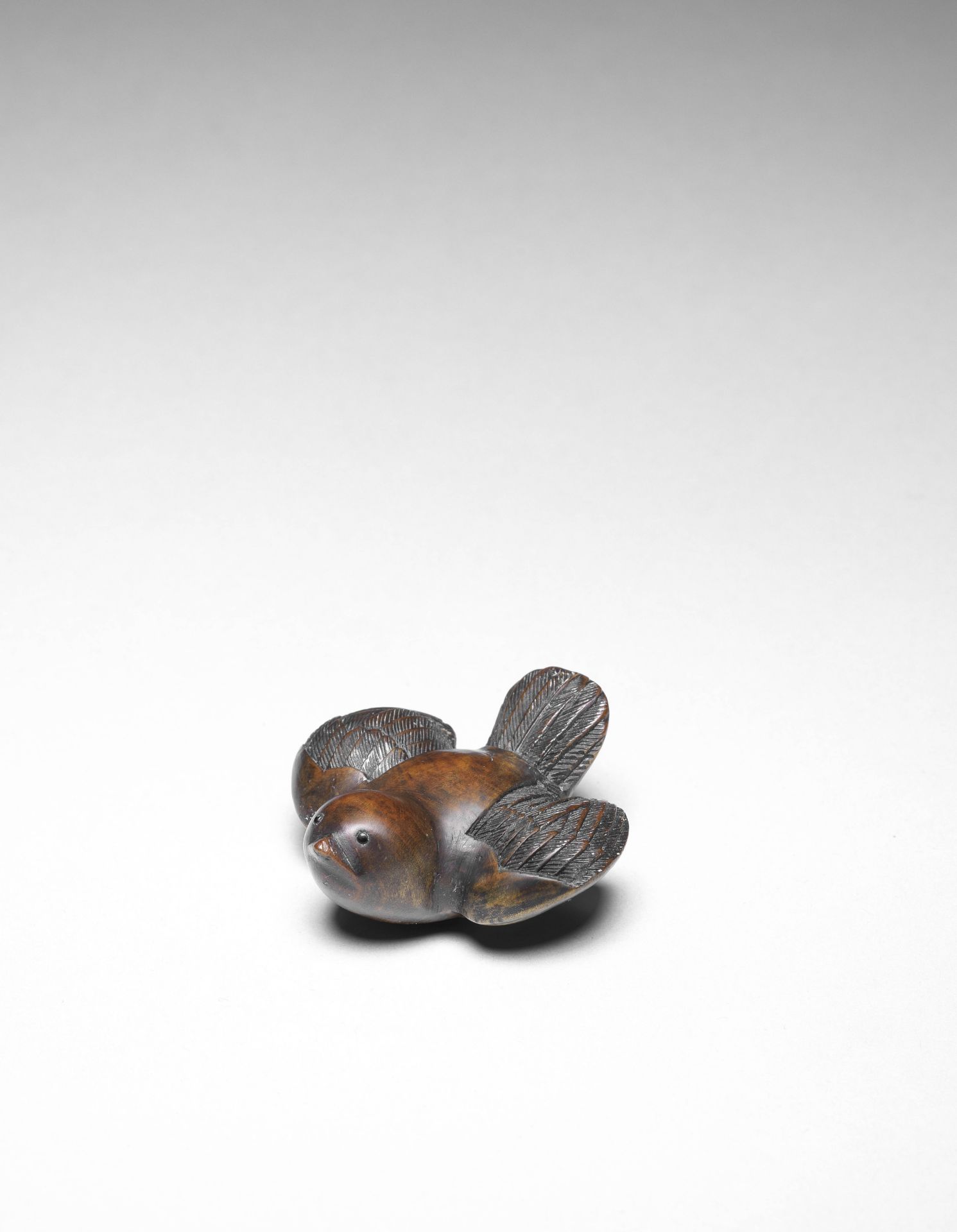 NETSUKE EN BOIS REPR&#201;SENTANT UN OISEAU Par Shugasai Toyokazu, Tanba, XIXe si&#232;cle