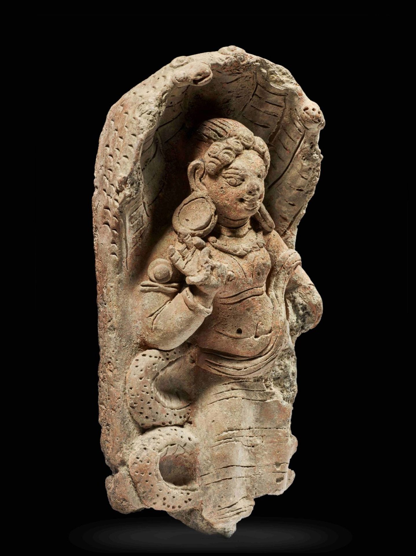 STATUETTE D'UN NAGINI EN TERRE CUITE INDE DU NORD, &#201;POQUE GUPTA, VE SI&#200;CLE