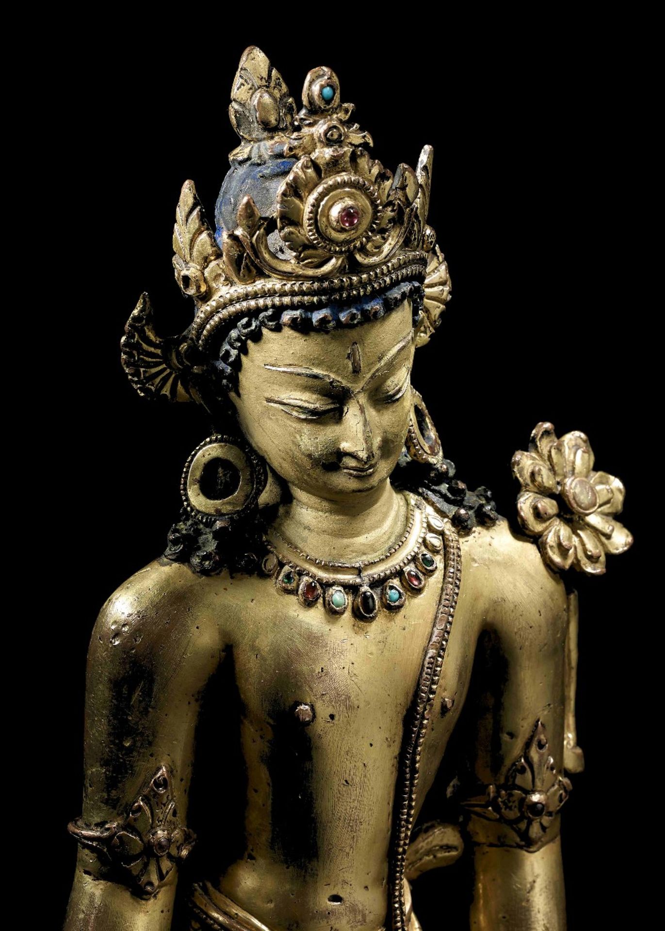 STATUETTE DE PADMAPANI LOKESHVARA EN ALLIAGE DE CUIVRE DOR&#201; N&#201;PAL, XIVE SI&#200;CLE