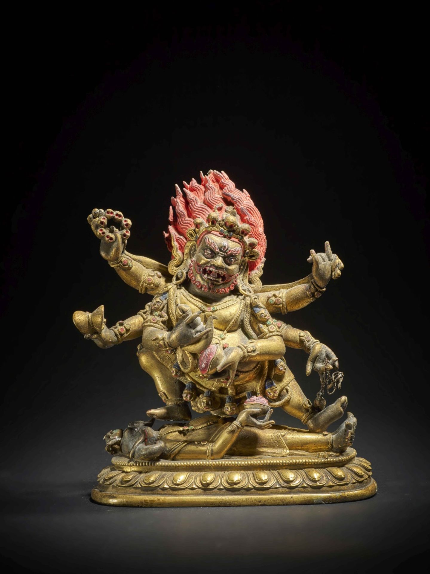 STATUETTE DE SHADBHUJA MAHAKALA EN ALLIAGE DE CUIVRE DOR&#201; DYNASTIE QING, XVIIIE SI&#200;CLE