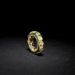A Mughal diamond-set enamelled gold toe ring North India, 19th Century