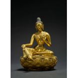 RARE STATUETTE D'UN BODHISATTVA EN BRONZE DOR&#201; &#201;poque Kangxi (1662-1722) (2)