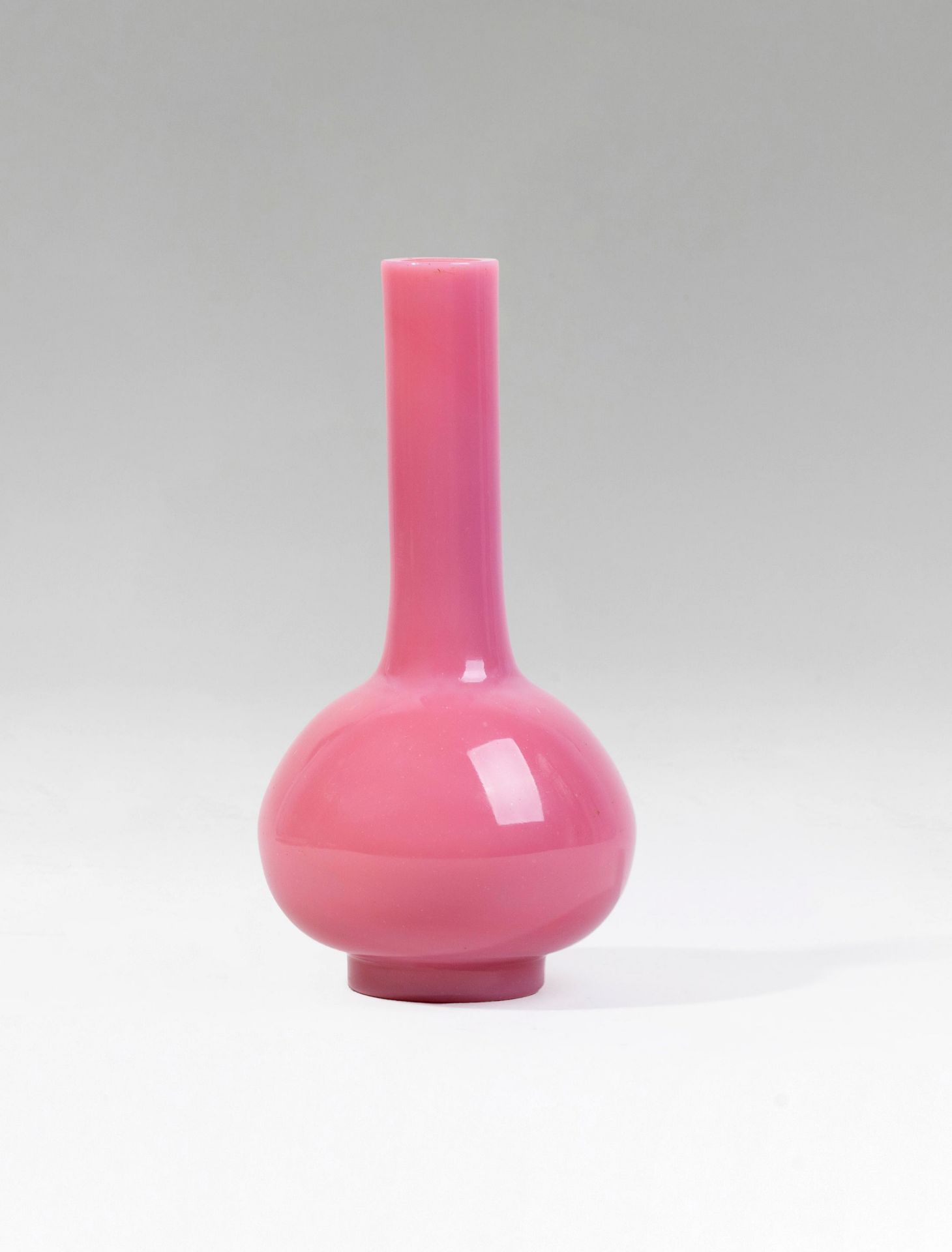 VASE BOUTEILLE EN VERRE ROSE XIXe si&#232;cle