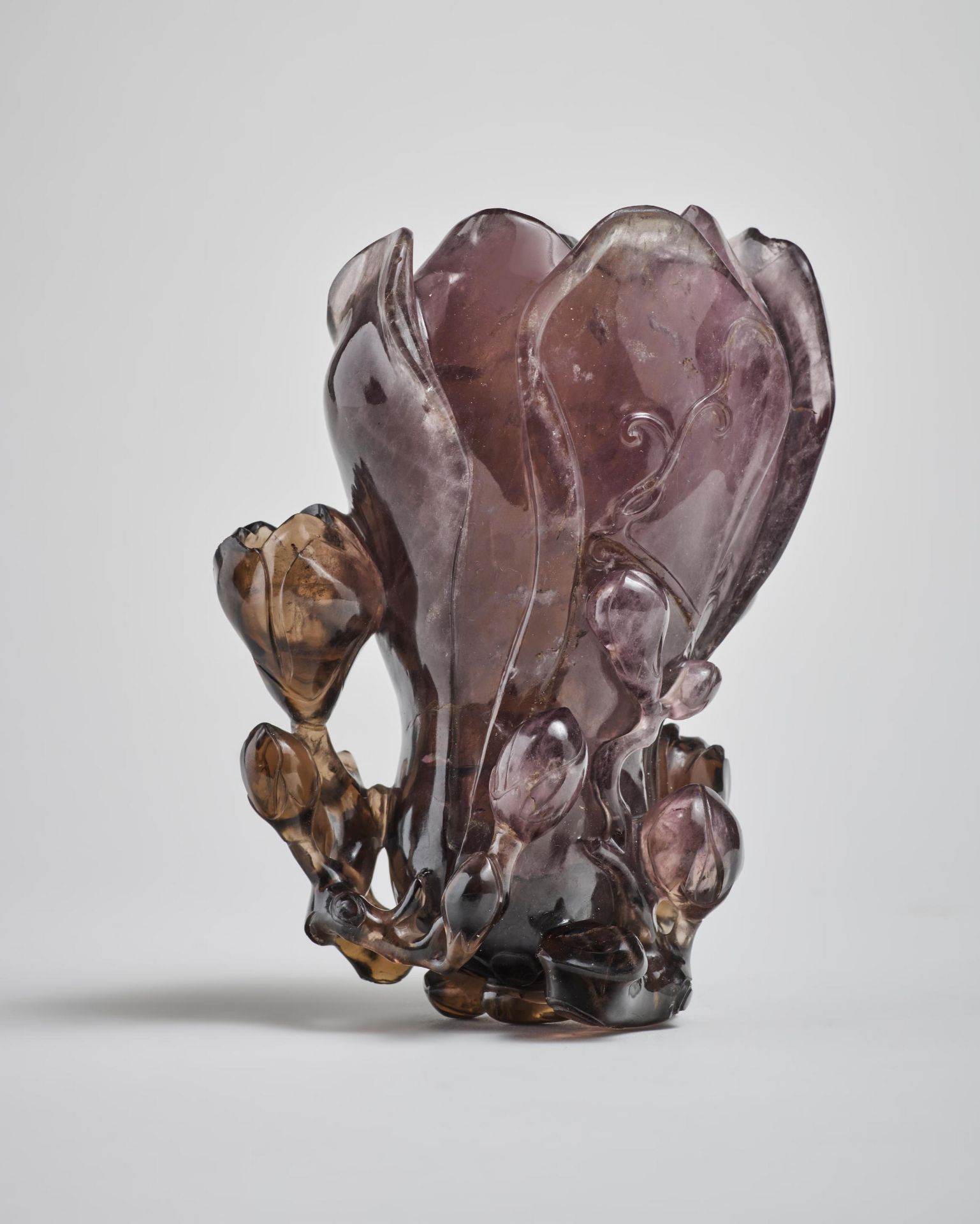 VASE EN AMETHYSTE SCULPT&#201;E XIXe si&#232;cle