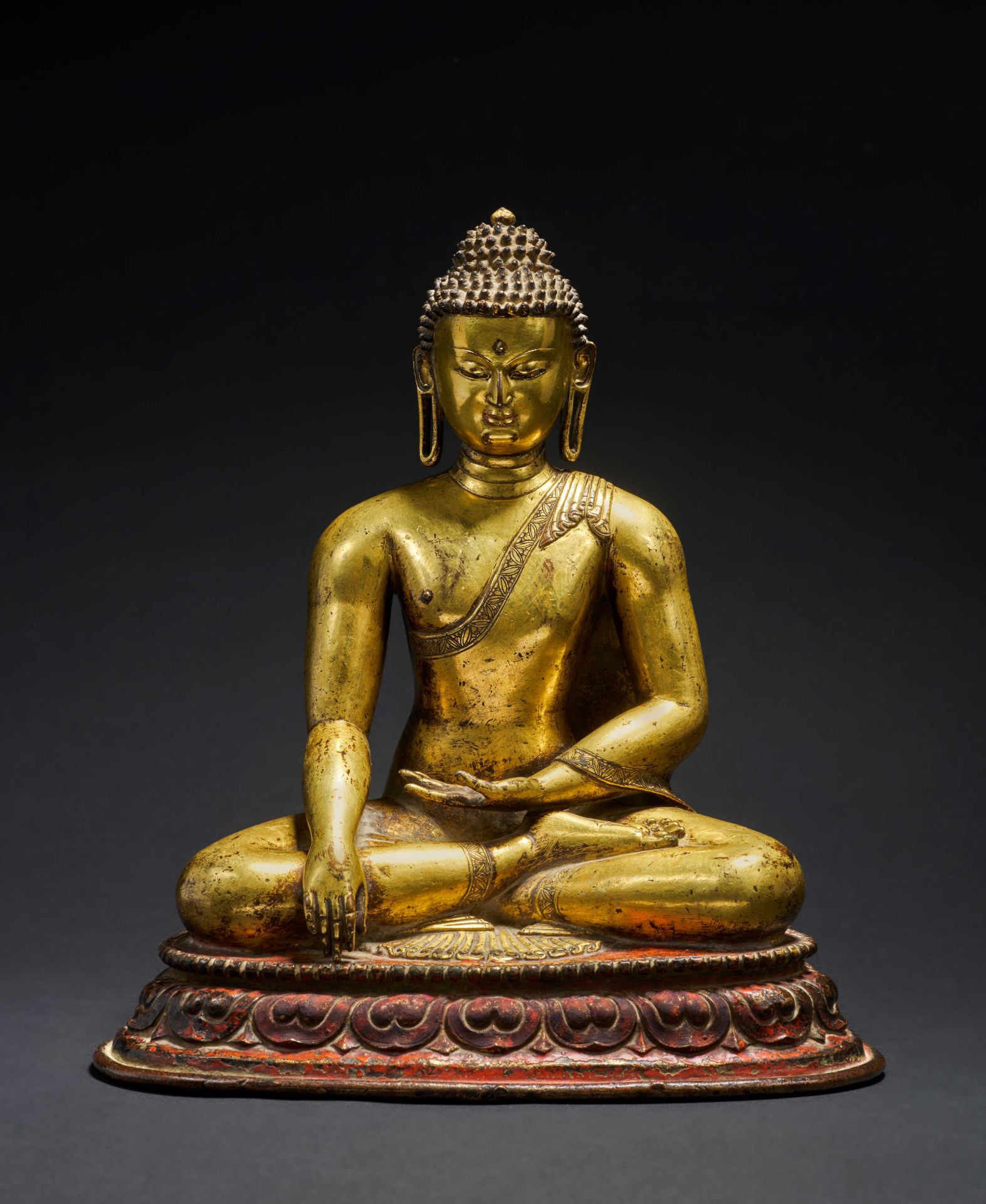 IMPORTANTE STATUETTE DE BOUDDHA SHAKYAMUNI EN BRONZE DOR&#201; Khasa Malla, XIII/XIVe si&#232;cle