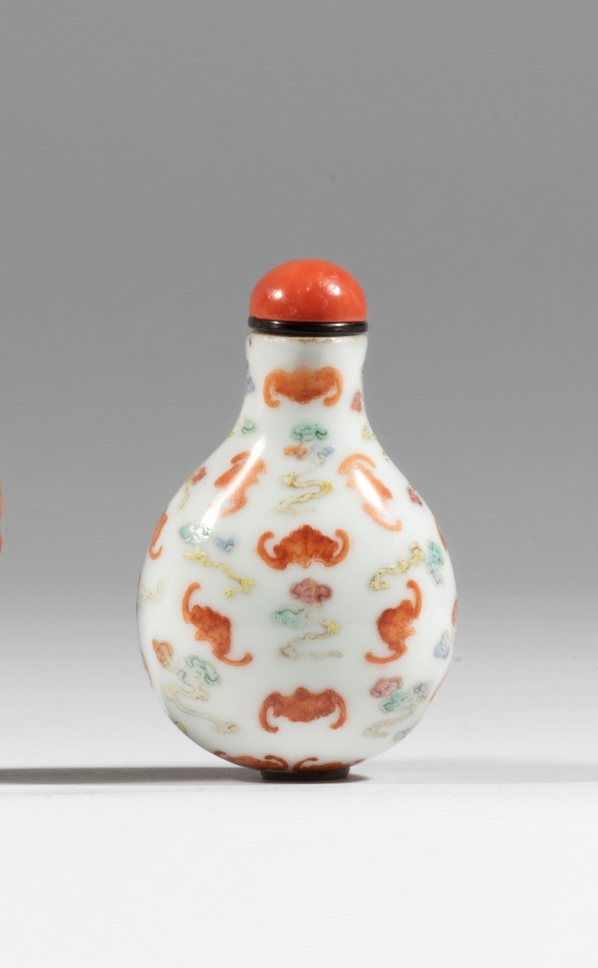 A fine famille rose porcelain tear-drop-shaped snuff bottle Qianlong iron-red four-character sea...