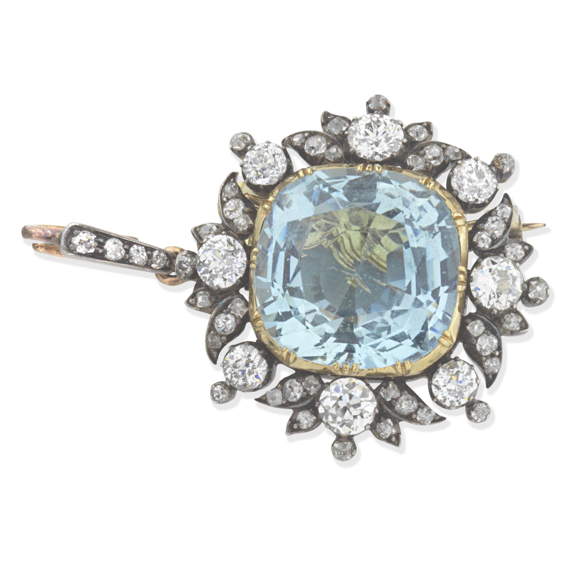 AQUAMARINE AND DIAMOND PENDANT/BROOCH,