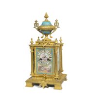 Pendule borne en bronze dor&#233; et plaque de porcelaine. Epoque Napol&#233;on III