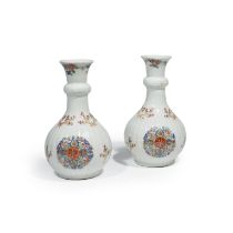 Chine. Paire de vases en porcelaine blanche du XVIIIe si&#232;cle