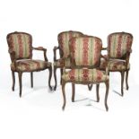 Suite de quatre fauteuils en bois naturel. Style Louis XV