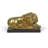 Lion en bronze dor&#233; formant serre papier