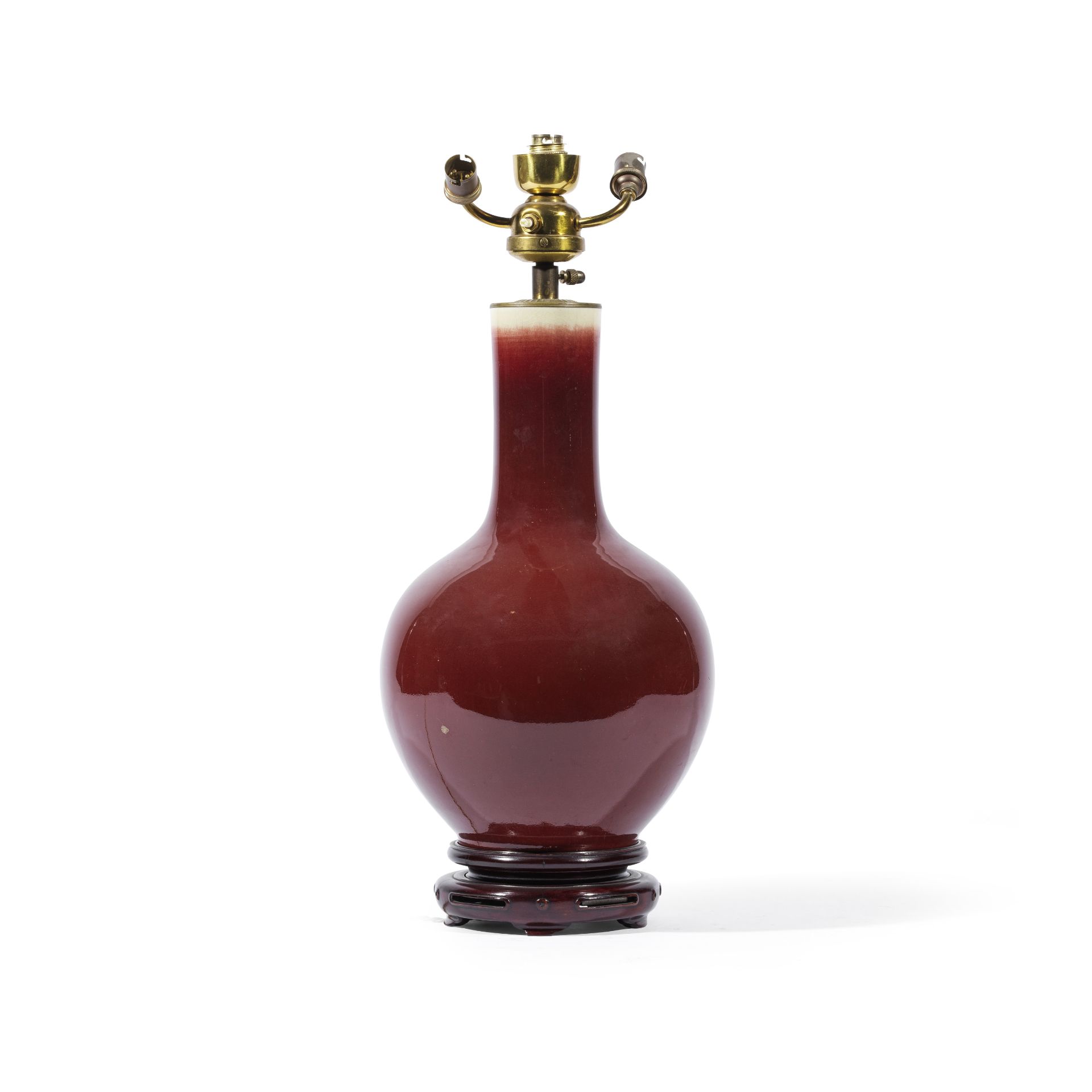 Vase balustre en porcelaine sang de boeuf. Chine, XIXe si&#232;cle