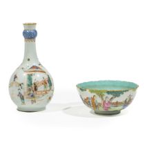 Chine. Vase bouteille et bol en porcelaine. XIXe si&#232;cle