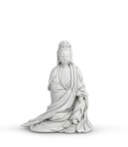 STATUETTE DE GUANYIN EN PORCELAINE DEHUA &#201;poque Kangxi (1662-1722)