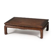 TABLE BASSE EN ZITAN ET HUAMU, KANGZHUO XVIIIe/XIXe si&#232;cle