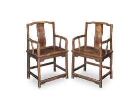 A PAIR OF HONGMU ARMCHAIRS 19th century (2)