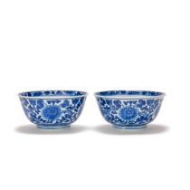 A PAIR OF BLUE AND WHITE 'LOTUS SCROLL' BOWLS Kangxi (2)